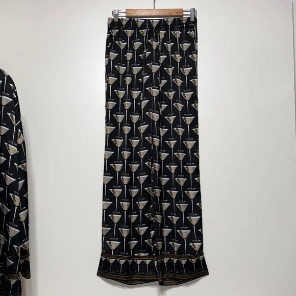 Show Me Your Mumu Overslept Pj Set in the Extra Dirty Martini Silky Print - Picture 12 of 17